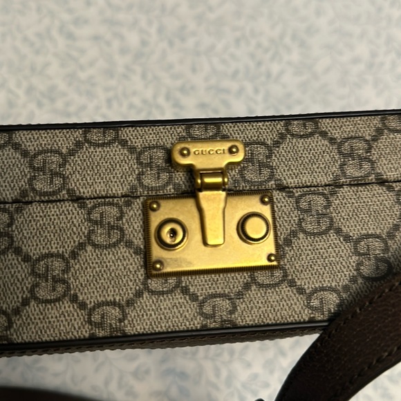 Gucci GG Supreme Messenger Bag - Picture 3 of 10
